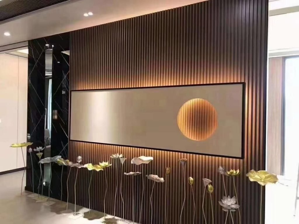 3 005